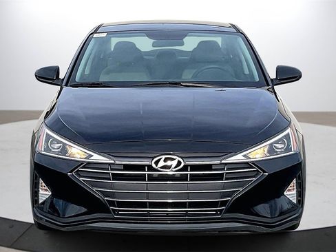 Used 2019 Hyundai Elantra SE image 3