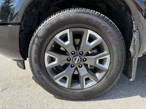 Used 2023 Nissan Titan Platinum Reserve w/ Moonroof Package image 10