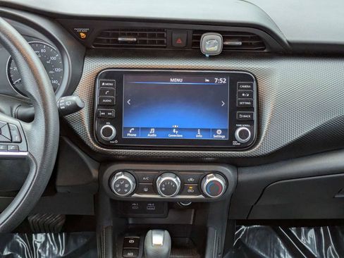 Used 2024 Nissan Kicks SV FWD image 18