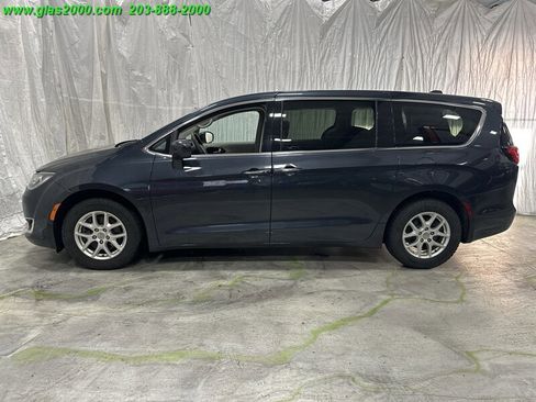 Used 2020 Chrysler Pacifica Touring w/ Advanced Safetytec Group image 13