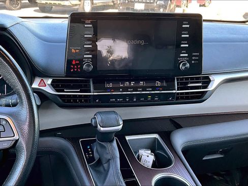 Used 2021 Toyota Sienna XLE FWD image 6