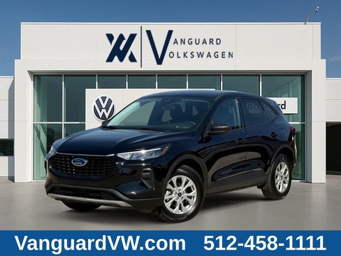 Used 2025 Ford Escape Active AWD/4WD image 1