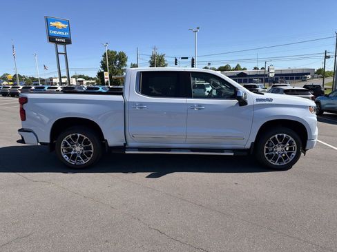 New 2026 Chevrolet Silverado 1500 High Country w/ Technology Package AWD/4WD image 8