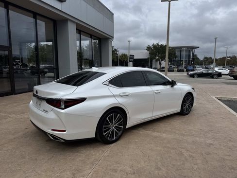 Certified 2023 Lexus ES 350 w/ Premium Package image 3