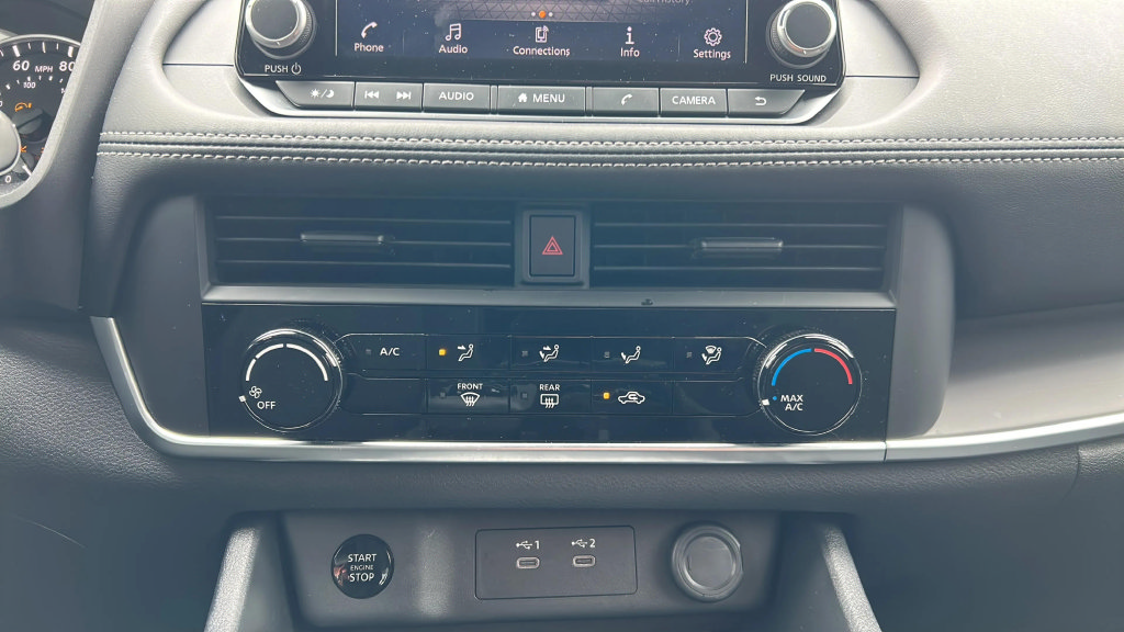 Used 2025 Nissan Rogue S AWD/4WD image 17