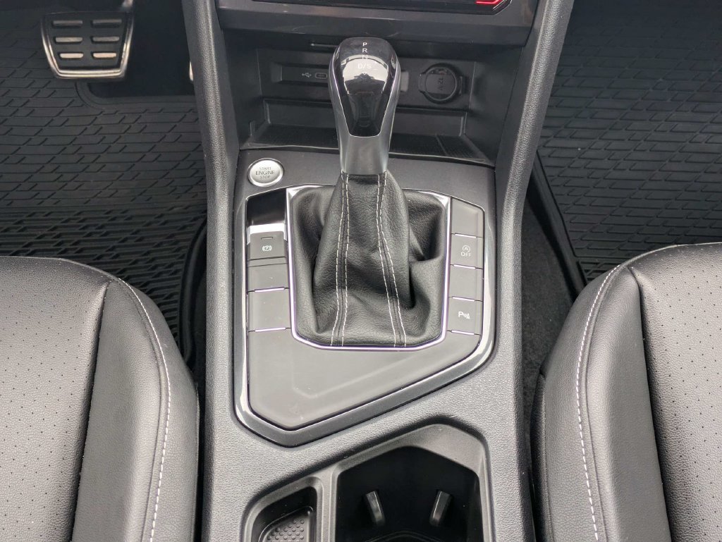 Certified 2024 Volkswagen Tiguan SE R-Line FWD image 21
