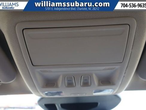 Used 2020 Ford Escape SE image 32