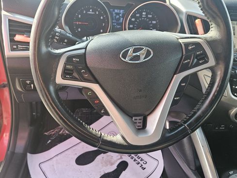 Used 2015 Hyundai Veloster w/ Option Group 03 image 17