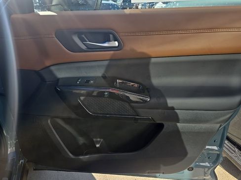 New 2026 Nissan Pathfinder Platinum image 28