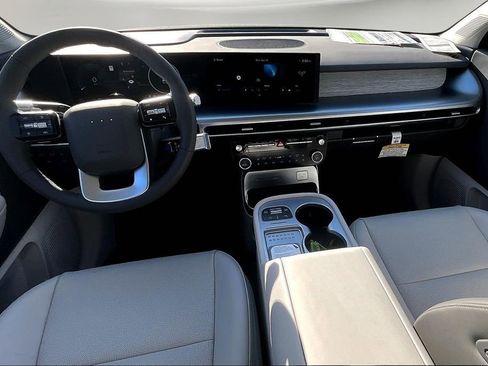 New 2026 Hyundai Ioniq 9 SEL image 5