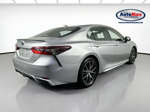 Used 2023 Toyota Camry SE w/ Cold Weather Package FWD image 2