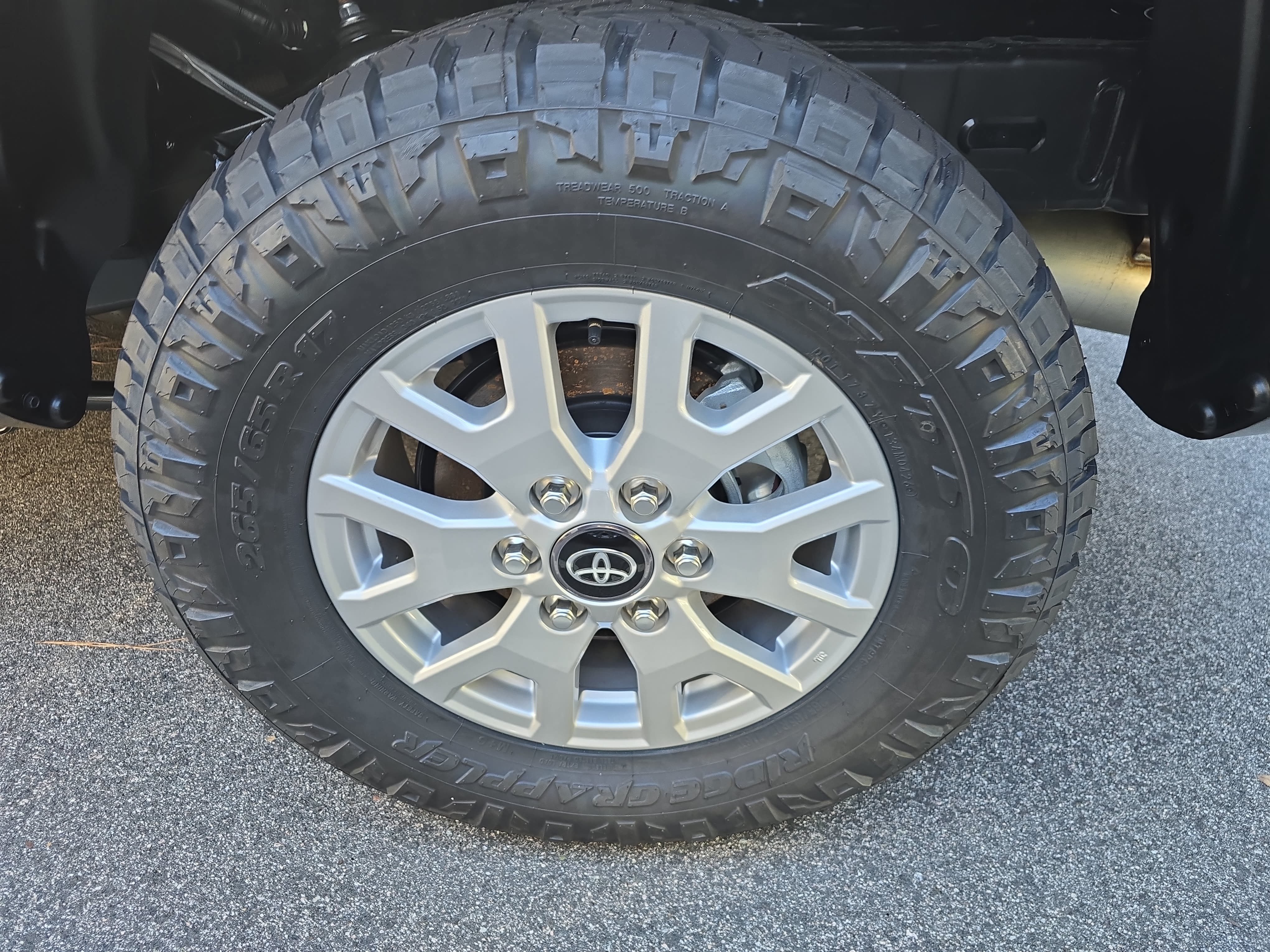 New 2026 Toyota Tacoma SR5 w/ SR5 Upgrade Package AWD/4WD image 33