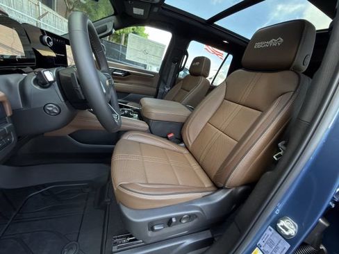 New 2026 Chevrolet Tahoe High Country w/ Sun And Tow Package AWD/4WD image 20