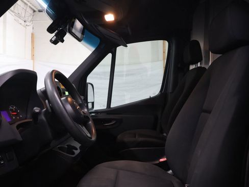 Used 2019 Mercedes-Benz Sprinter 144 image 14