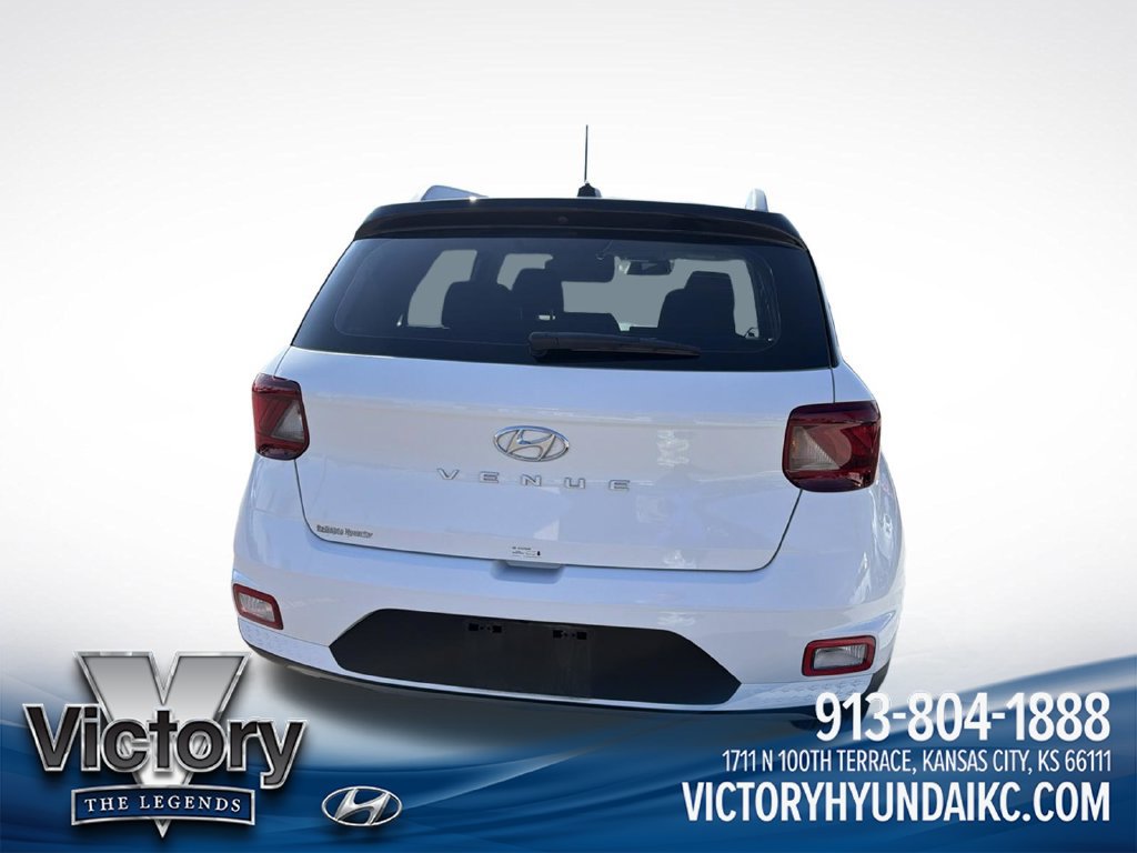 Used 2025 Hyundai Venue Limited FWD image 6
