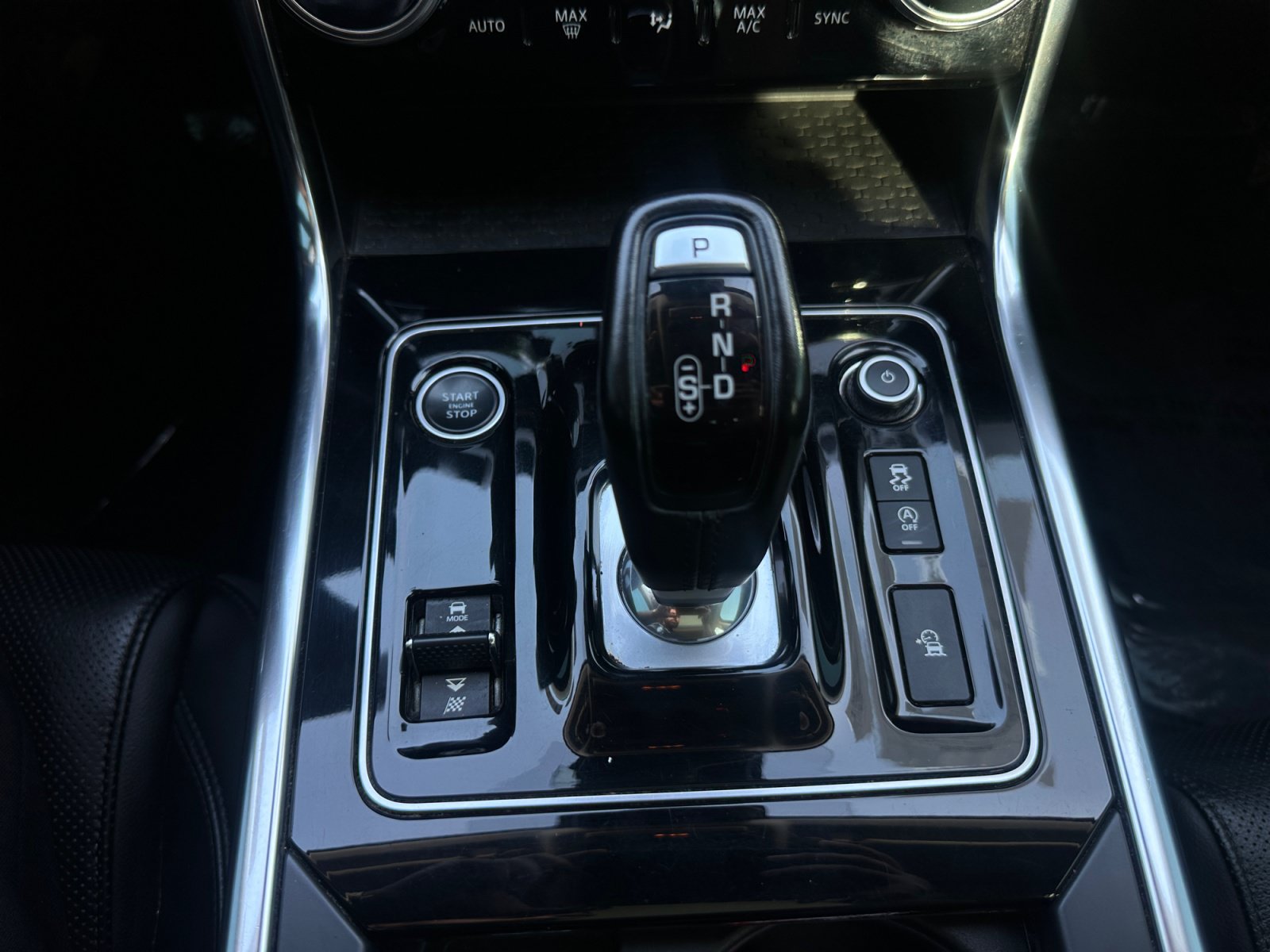 Used 2020 Jaguar XE S RWD image 26