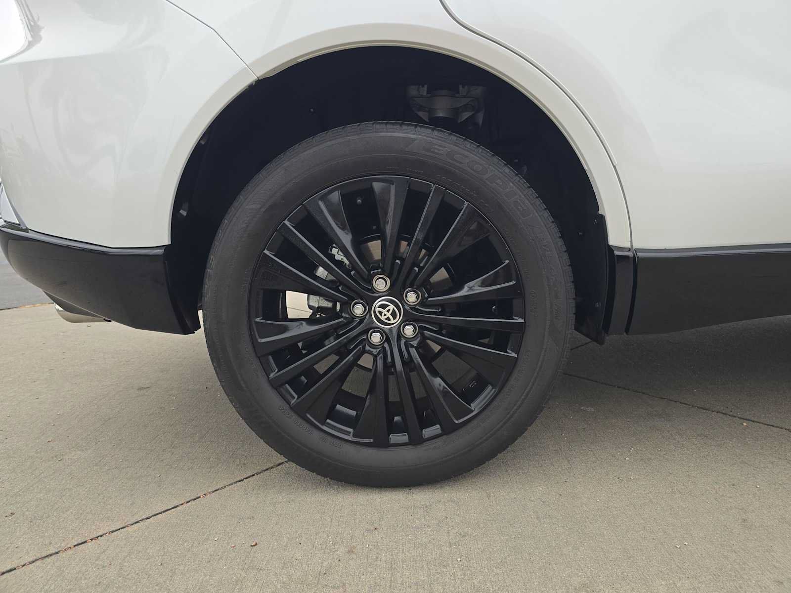 Certified 2024 Toyota Venza Nightshade AWD/4WD image 9