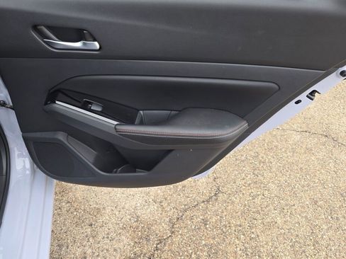 Used 2023 Nissan Altima 2.0 SR image 9