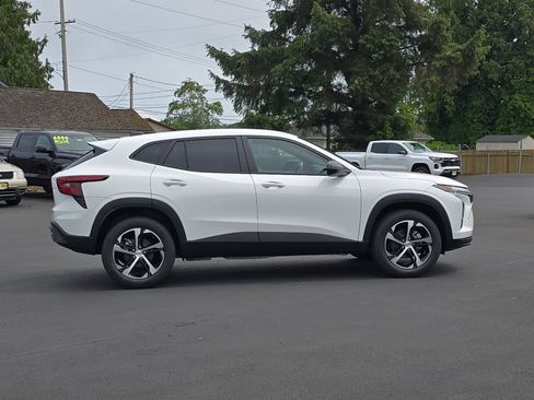 New 2025 Chevrolet Trax RS w/ Driver Confidence Package image 7
