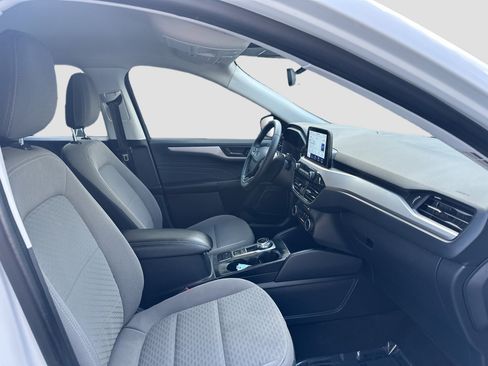 Used 2022 Ford Escape SE w/ SE Sport Appearance Package image 28