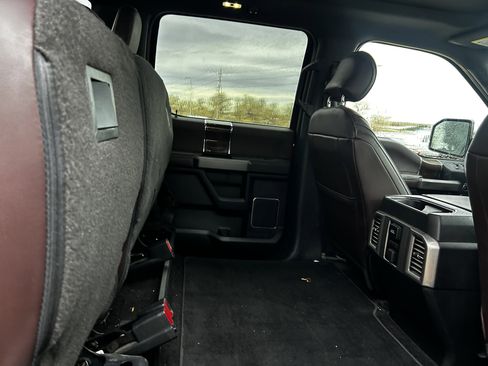 Used 2015 Ford F150 Platinum w/ Equipment Group 701A Luxury image 11