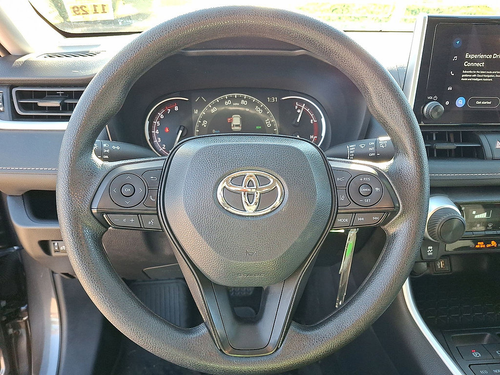 Used 2025 Toyota RAV4 LE AWD/4WD image 22