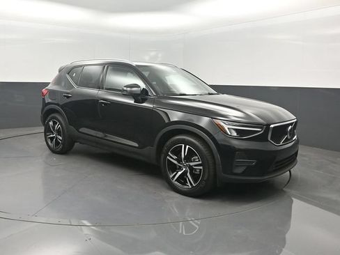 Used 2023 Volvo XC40 B5 Core w/ Convenience Package AWD/4WD image 37