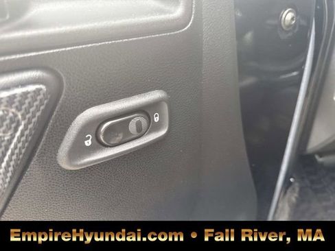 Used 2016 Jeep Wrangler Unlimited Sahara w/ Dual Top Group image 19