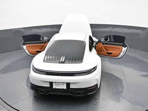 Certified 2025 Porsche 911 Carrera RWD image 24