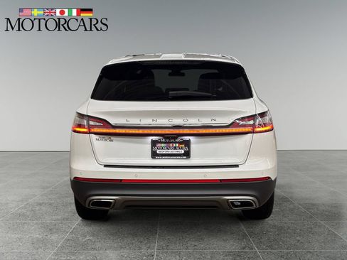 Used 2021 Lincoln Nautilus Reserve AWD/4WD image 4