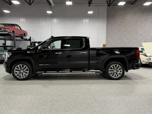 Certified 2023 GMC Sierra 1500 Denali w/ Technology Package AWD/4WD image 2