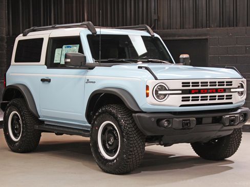 Used 2024 Ford Bronco Heritage Edition AWD/4WD image 10