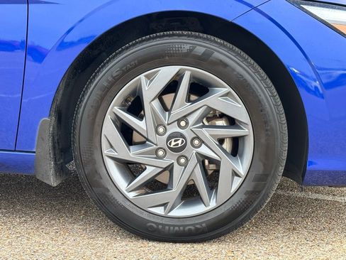 Used 2024 Hyundai Elantra SEL image 7