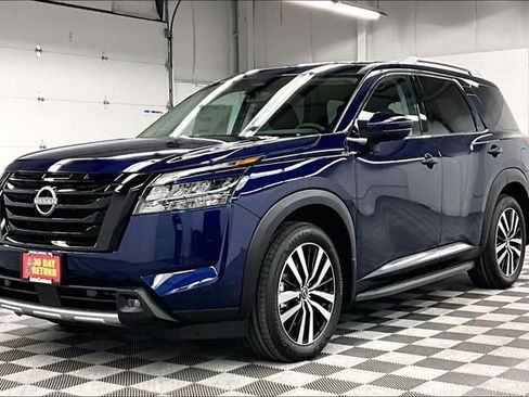 New 2025 Nissan Pathfinder Platinum w/ Lighting Package (N93) image 3