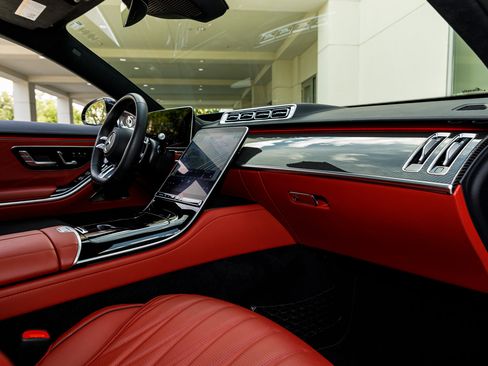 Used 2026 Mercedes-Benz S 63 AMG S image 40