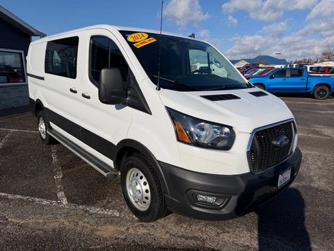 Used 2024 Ford Transit 250 Low Roof AWD w/ Exterior Upgrade Package image 7