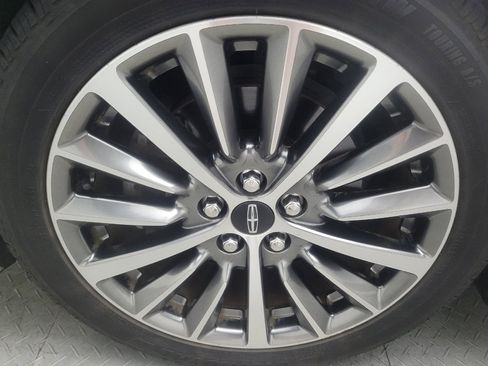Used 2017 Lincoln MKZ Select FWD image 31