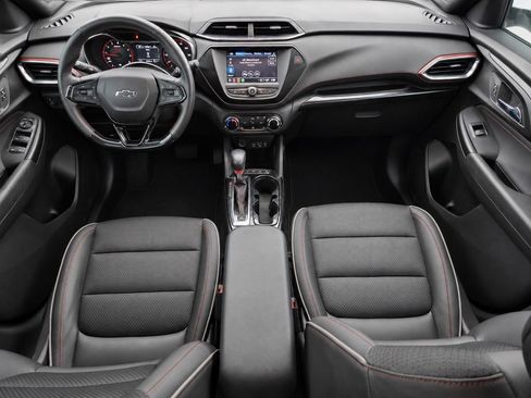 Used 2022 Chevrolet TrailBlazer RS FWD image 8