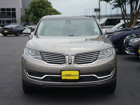 Used 2016 Lincoln MKX Reserve w/ Technology Package FWD image 3