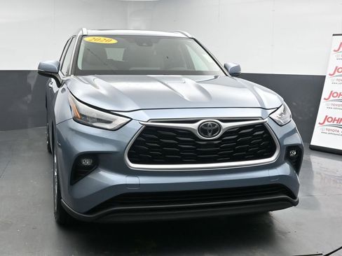 Used 2020 Toyota Highlander XLE image 3