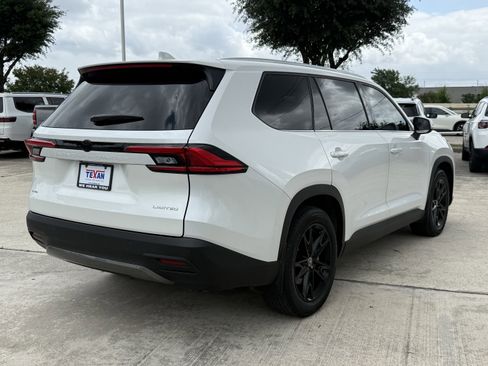 Used 2024 Toyota Grand Highlander XLE AWD/4WD image 5