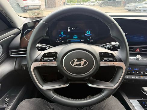 Used 2024 Hyundai Elantra SEL w/ Convenience Package image 11