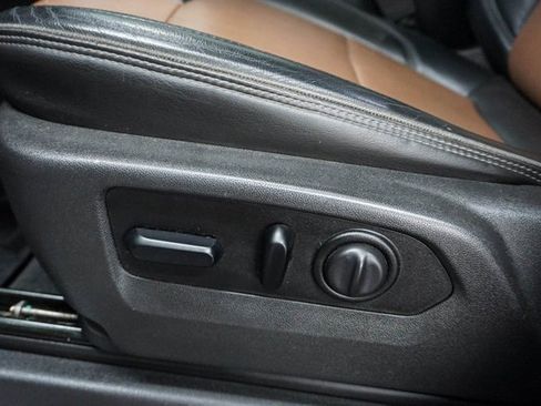 Used 2019 Chevrolet Silverado 1500 High Country w/ Technology Package image 12