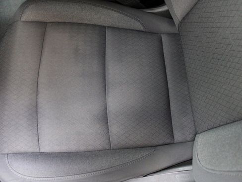 Used 2022 Chevrolet Silverado 1500 LT image 16