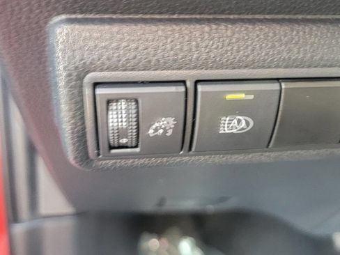 Used 2021 Toyota Corolla LE FWD image 33