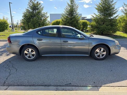 Used 2005 Pontiac Grand Prix w/ Drivers Plus Package FWD image 6