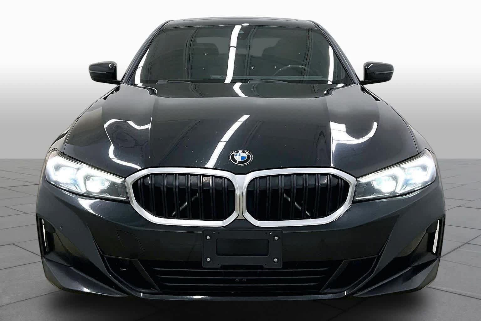 Used 2023 BMW 330i xDrive Sedan w/ Driving Assistance Package AWD/4WD image 4