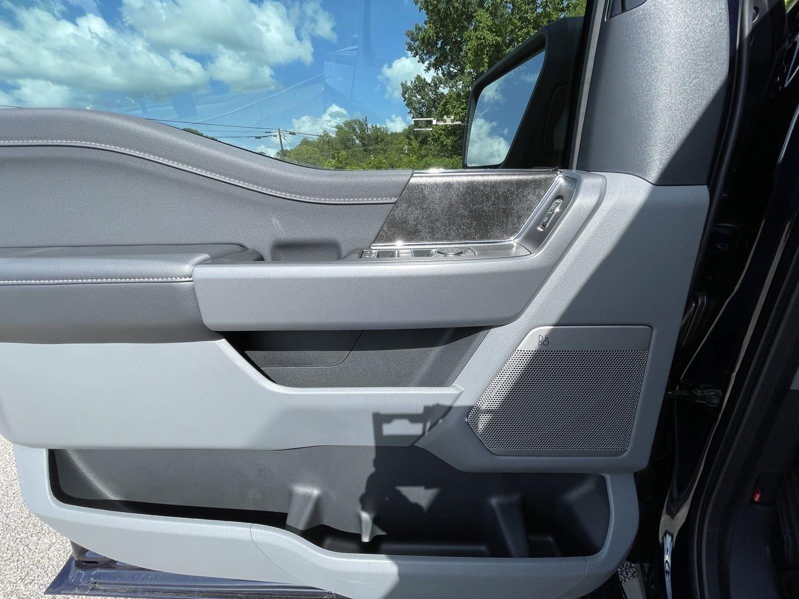 New 2025 Ford F150 Lightning Flash AWD/4WD image 34