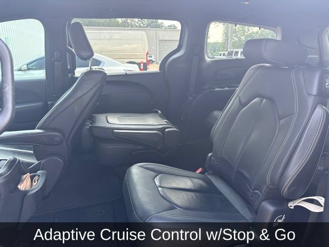 Used 2020 Chrysler Pacifica Touring-L Plus FWD image 17