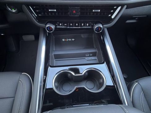 New 2026 Chevrolet Suburban Premier image 17